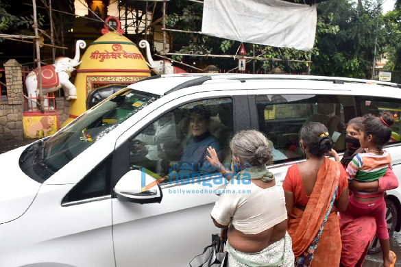 photos jeetendra spotted at the shani mandir in juhu 2