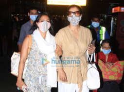 Photos: Kajol snapped at the airport with her mother Tanuja