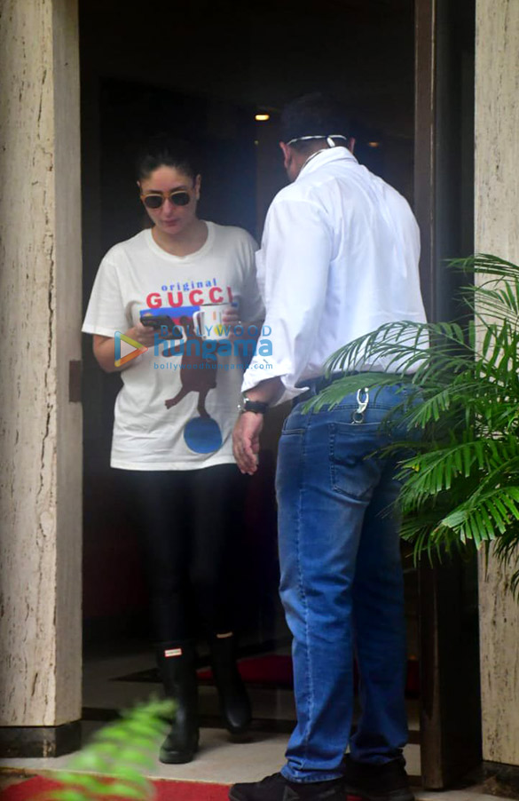 photos kareena kapoor khan spotted in bandra 1 30