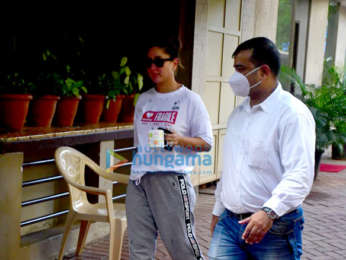 Photos: Kareena Kapoor Khan spotted in Bandra