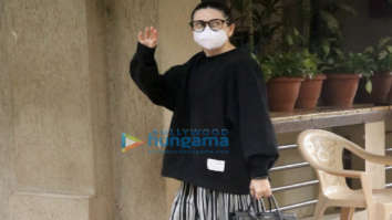 Photos: Karisma Kapoor, Karan Johar and Manish Malhotra snapped at Kareena Kapoor Khan’s house in Bandra