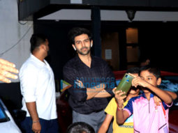 Photos: Kartik Aaryan snapped in town