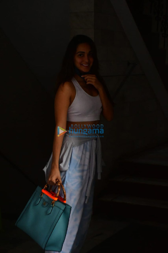 photos kiara advani spotted at dharma productions office 1