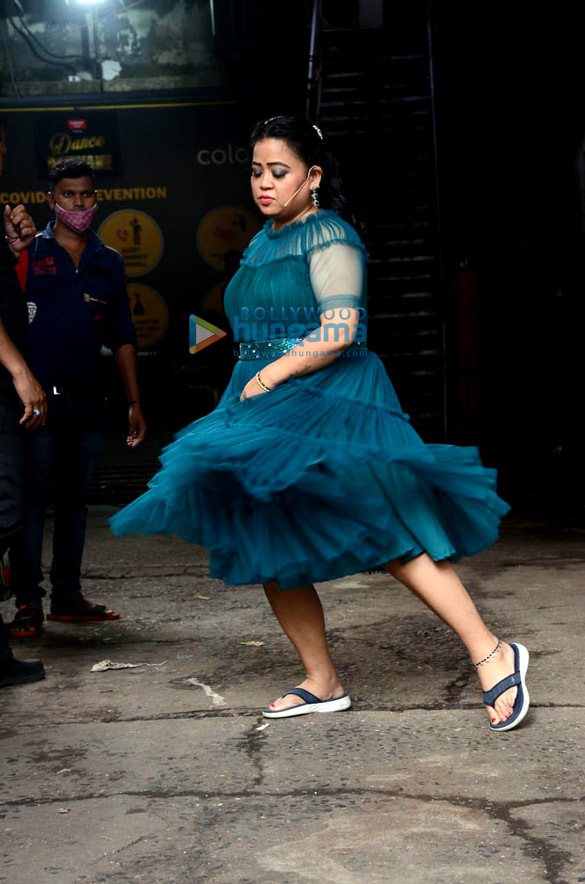photos madhuri dixit mouni roy and others snapped on the sets of dance deewane 2