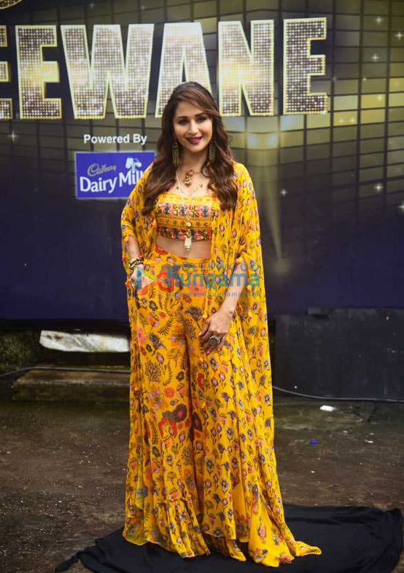 Photos: Madhuri Dixit, Shweta Tiwari and Bharti Singh snapped on the sets of Dance Deewane