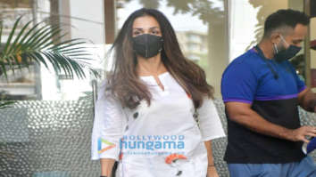 Photos: Malaika Arora spotted at Mauh salon in Bandra