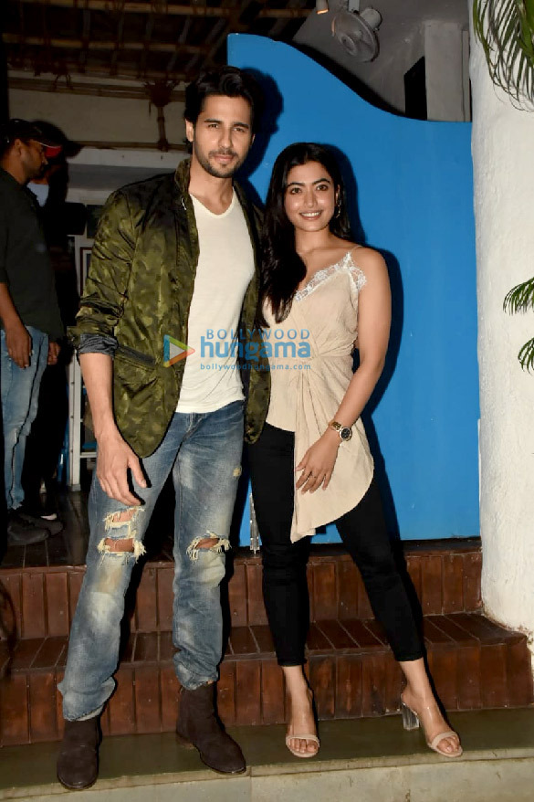 photos mission majnu team celebrate the shoot wrap up at oliver bar in khar 000
