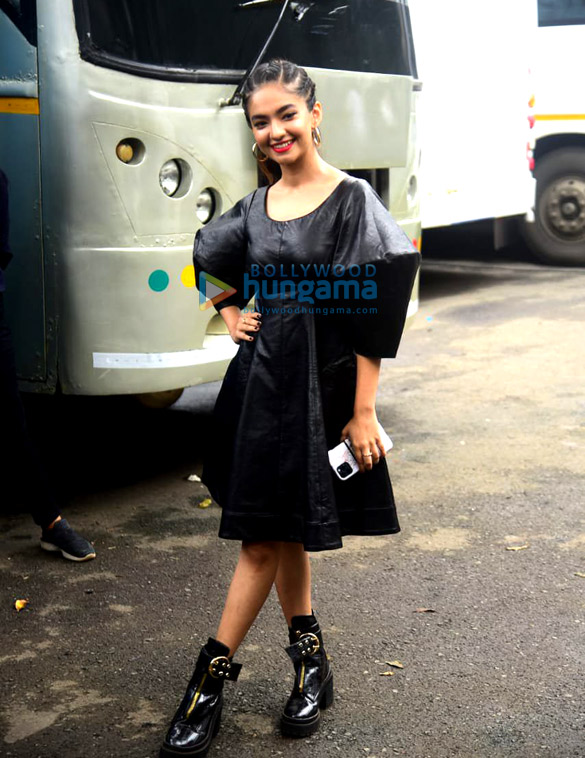 photos nikki tamboli shweta tiwari anushka sen and others snapped for khatron ke khiladi finale at filmcity in goregaon 3