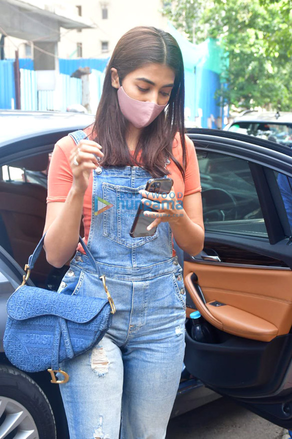 photos pooja hegde spotted at dubbing studio 4