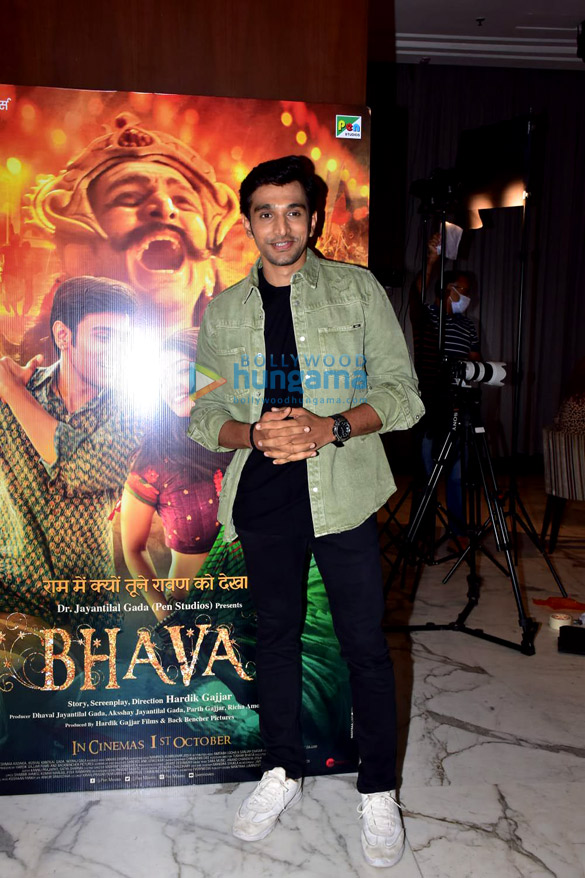 photos pratik gandhi and hardik gajjar snapped for bhavai promotions 4