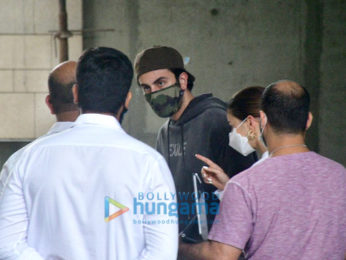 Photos: Ranbir Kapoor, Alia Bhatt, Neetu Singh spotted at their new residence