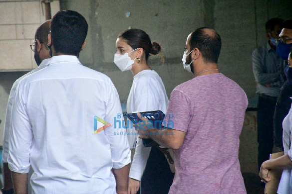 photos ranbir kapoor alia bhatt neetu singh spotted at their new residence 4