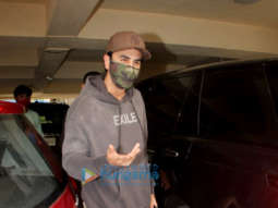 Photos: Ranbir Kapoor spotted at a dubbing studio in Khar