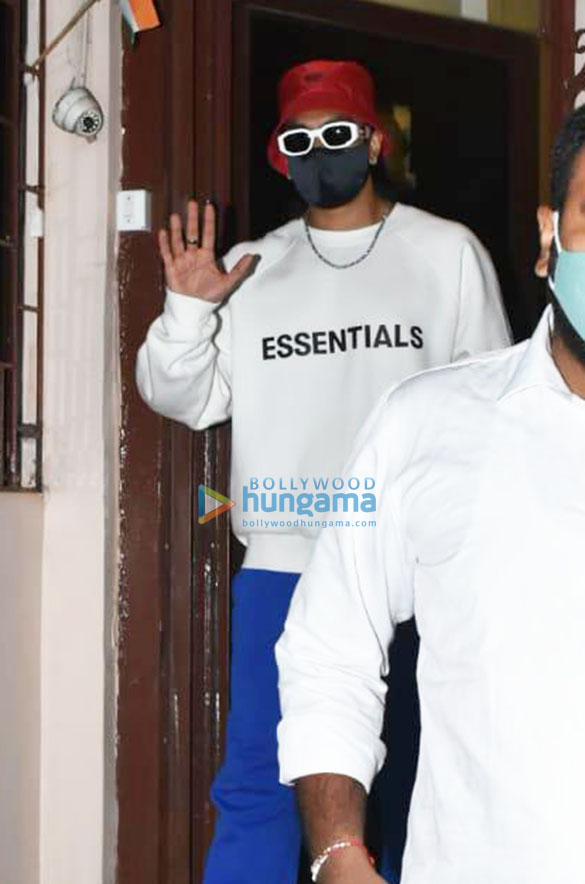 photos ranveer singh snapped at a dubbing studio in bandra 2 2