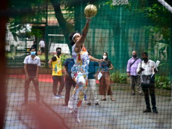 Photos: Ranveer Singh snapped shooting for an Advertisement in Bandra