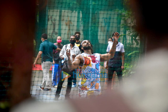 photos ranveer singh snapped shooting for an advertisement in bandra 3