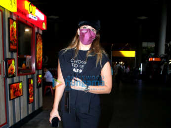 Photos: Sidharth Malhotra, Karishma Tanna and Iulia Vantur snapped at the airport