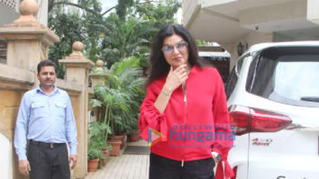 Photos: Sushmita Sen spotted outside a dubbing studio in Khar