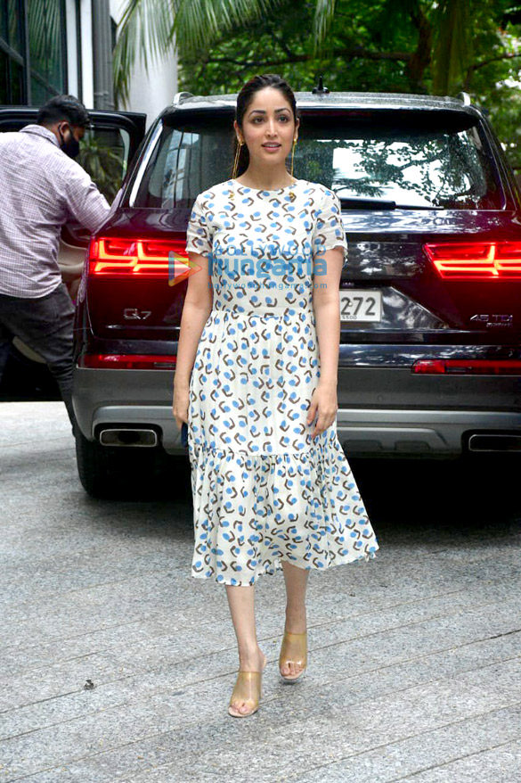 photos yami gautam snapped at the maddock films office 4