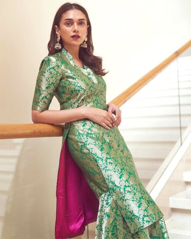 Aditi Rao Hydari looks pristine in green Varanasi silk kurta worth Rs. 69,800 for Maha Samudram promotions Aditi Rao Hydari looks pristine in green Varanasi silk kurta worth Rs. 69,800 for Maha Samudram promotions