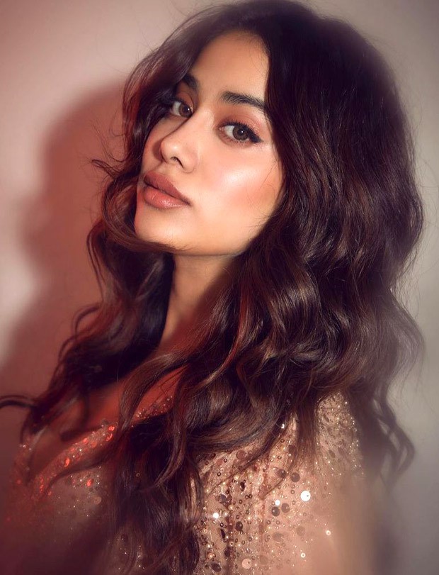 Janhvi Kapoor captivates with her million dollar smile as she dons a sparkly dress for The Big Picture Janhvi Kapoor captivates with her million dollar smile as she dons a sparkly dress for The Big Picture