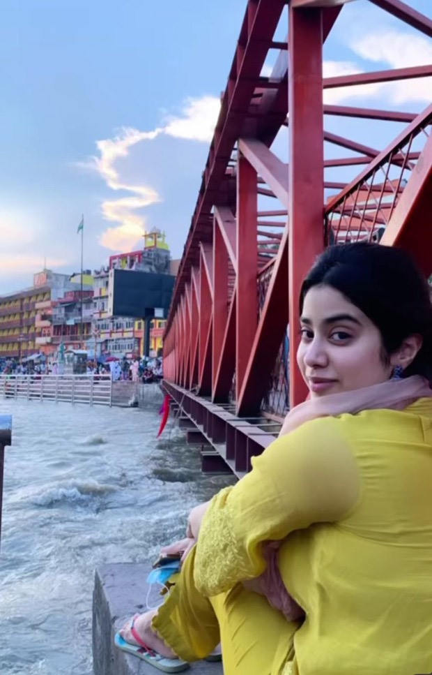 Janhvi Kapoor enjoys the Dehradun life and her latest snaps are proof of the same