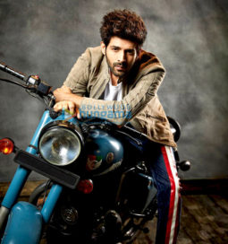 Celeb Photos Of Kartik Aaryan
