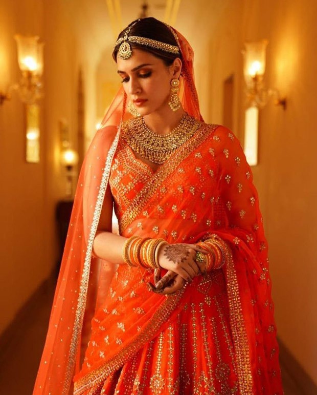 Kriti Sanon radiates regality with her latest look Kriti Sanon radiates regality with her latest look