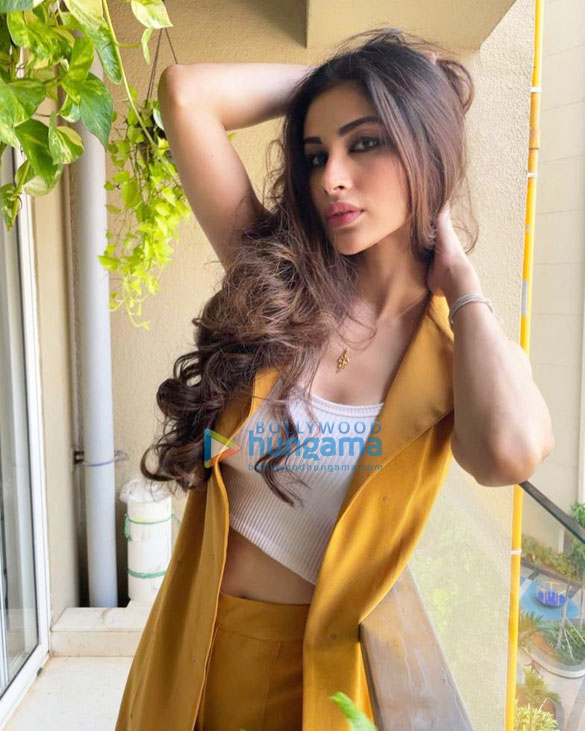 mouni roy 4 23