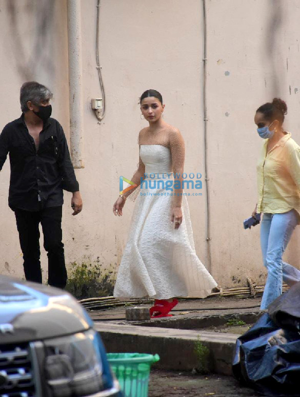 Photos: Alia Bhatt spotted at Mehboob Studios