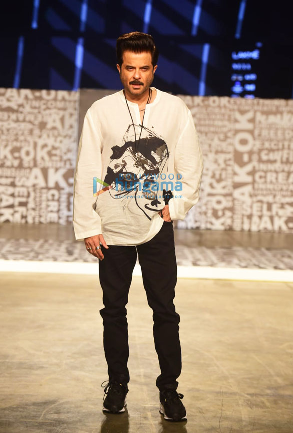 photos anil kapoor manish malhotra and kajal agarwal with her husband walk for anamika khanna at lfw day 3 5