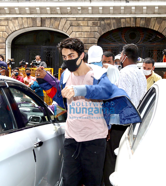 photos aryan khan and three others leave for medical check up 2 2
