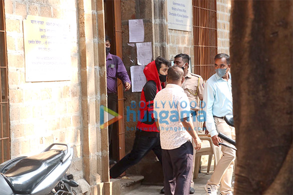 photos aryan khan and three others leave for medical check up 4