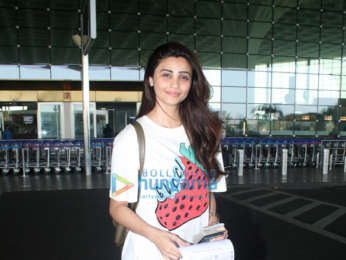 Photos: Daisy Shah, Sonnalli Seygall, Sajid Nadiadwala and others snapped at the airport