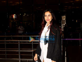 Photos: Daisy Shah, Sonnalli Seygall, Sajid Nadiadwala and others snapped at the airport