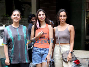 Photos: Dhvani Bhanushali, Namrata Purohit, and Sharmin Segal spotted in Bandra
