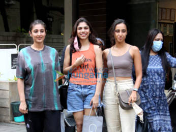 Photos: Dhvani Bhanushali, Namrata Purohit, and Sharmin Segal spotted in Bandra