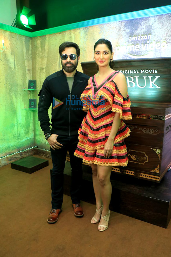 Photos: Emraan Hashmi and Nikita Dutta snapped promoting their film Dybbuk Photos: Emraan Hashmi and Nikita Dutta snapped promoting their film Dybbuk