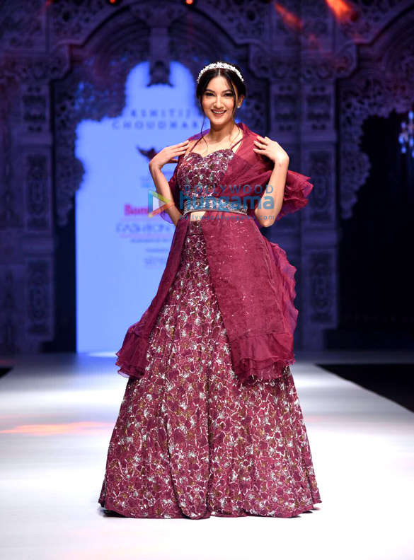 photos gauahar khan walks the ramp at the bombay times fashion week 2021 1