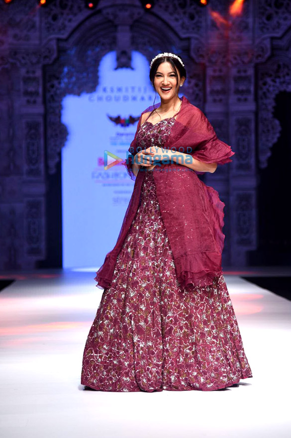 photos gauahar khan walks the ramp at the bombay times fashion week 2021 3