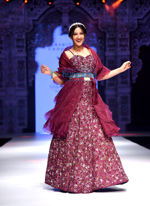 photos gauahar khan walks the ramp at the bombay times fashion week 2021 4