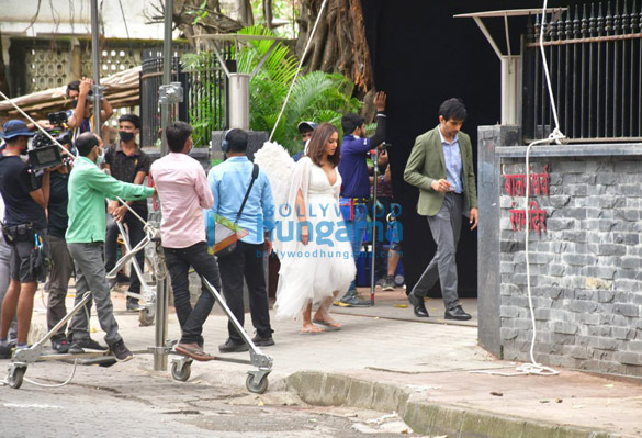 photos ileana dcruz and pratik gandhi spotted at shoot location 1