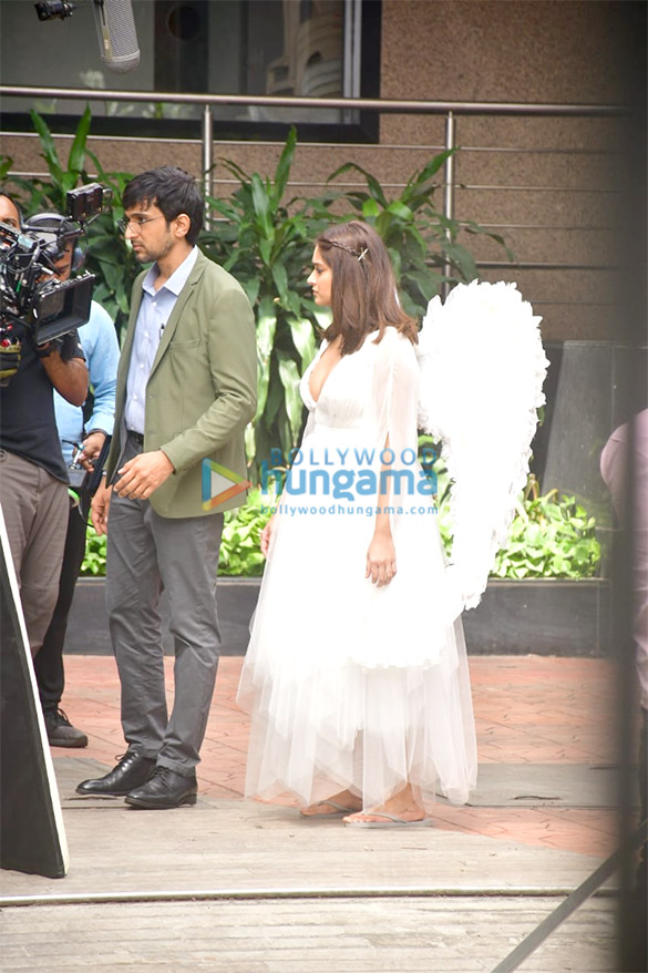 photos ileana dcruz and pratik gandhi spotted at shoot location 4 2