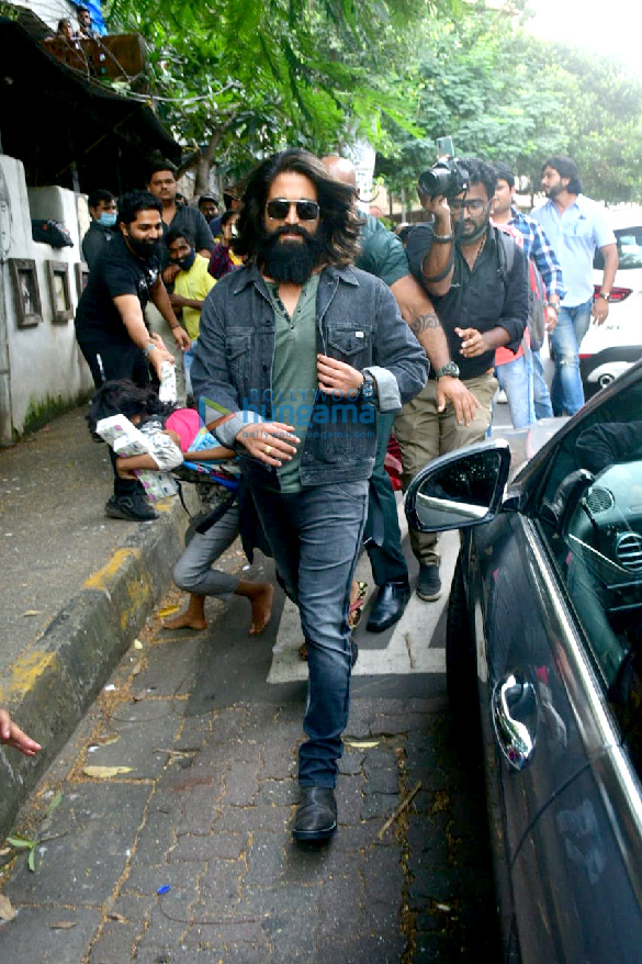 photos kgf star yash spotted at hakims aalim salon 1