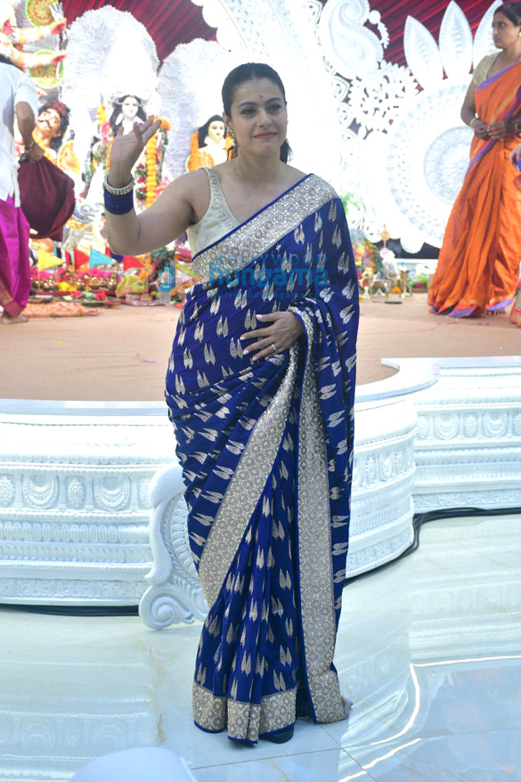 photos kajol tanuja tanishaa mukerji and mouni roy snapped attending durga puja 4