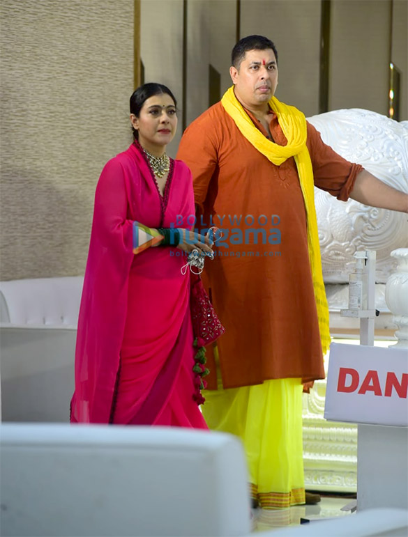 photos kajol snapped for durga puja 2
