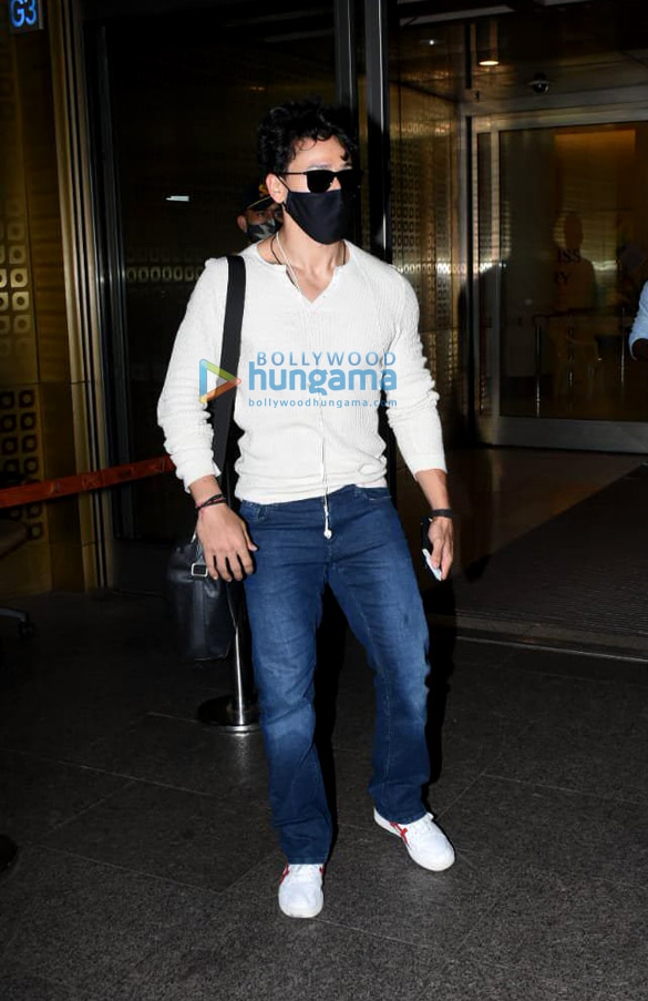 photos katrina kaif tiger shroff tara sutaria and others snapped at the airport 8