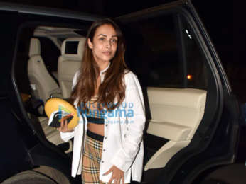 Photos: Malaika Arora, Janhvi Kapoor and Punit Malhotra spotted at Bandra Photos: Malaika Arora, Janhvi Kapoor and Punit Malhotra spotted at Bandra