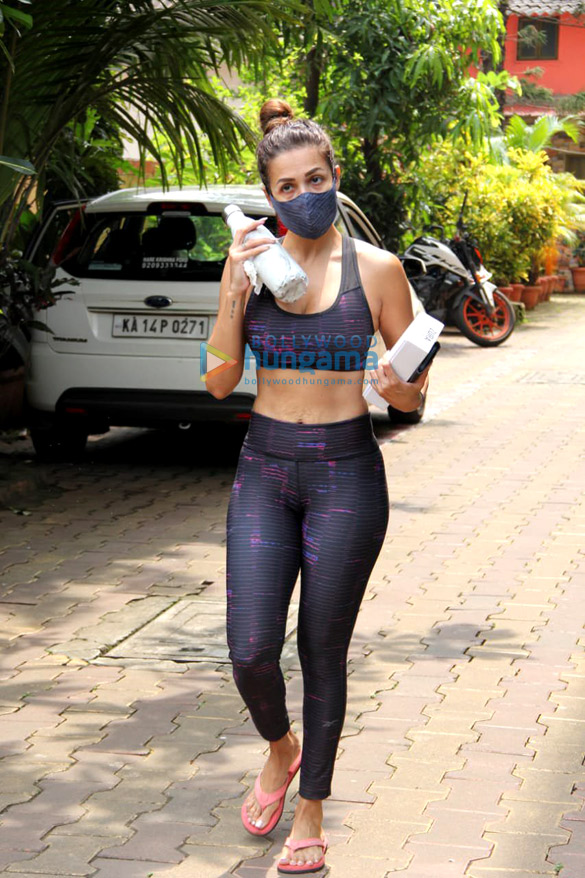photos malaika arora spotted at diva yoga 3 8
