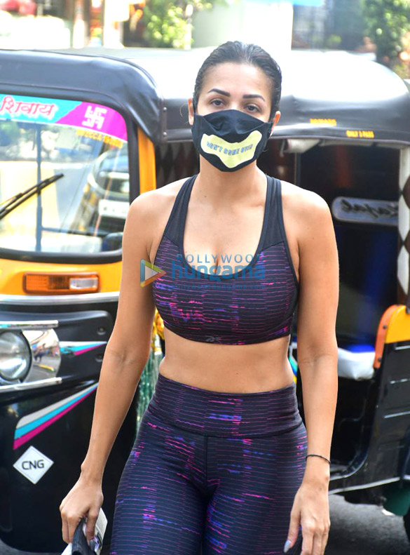 photos malaika arora spotted at diva yoga studio in bandra 4 25